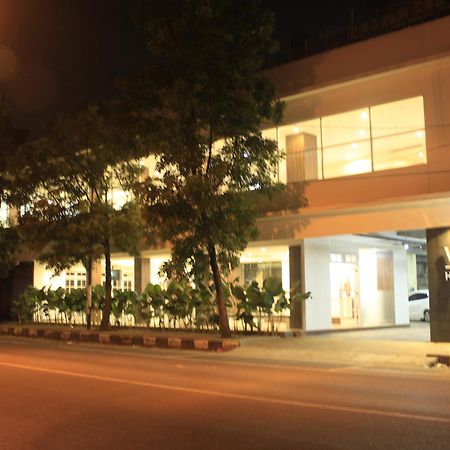 Veleza Hotel Bandung Exterior foto